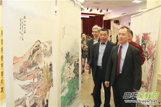 庆祝中法建交55周年暨“飞驰环球”书画名家巴黎邀请展在巴黎开幕